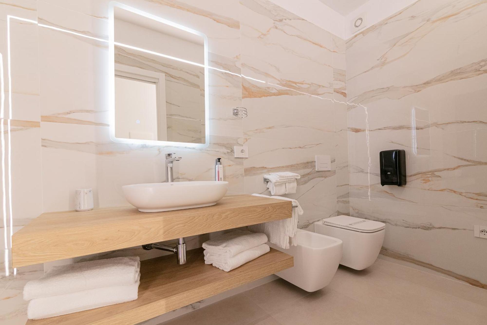 King'S Rooms Termoli Exterior photo